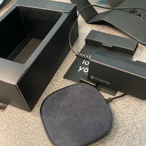 mophie Cell Phones & Accessories Mophie Charger With Box Poshmark